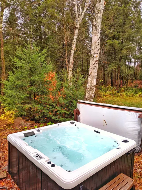 Private- Charming Nature retreat w Spa + Fireplace - Image 1