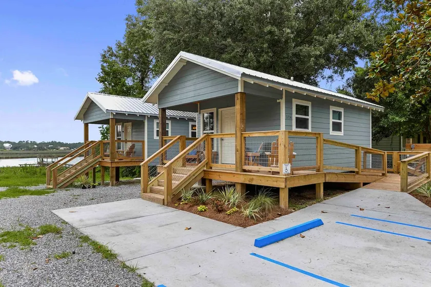 Gil’s Kingfish Cottage! Ocean Springs Waterfront! - Image 1