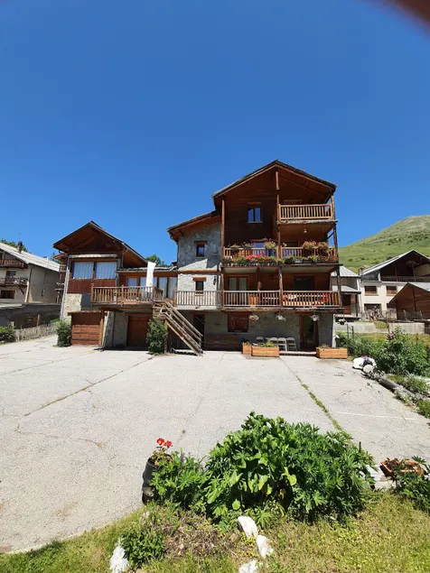La Gardiole Chalet near the chapel rated 3 stars - Image 1