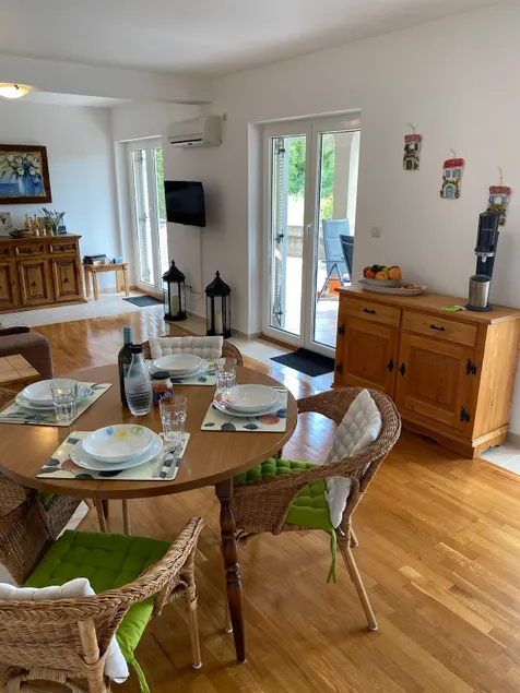 70m², Big Terrace, BBQ, 4 Guests, Walk to Beach - Image 1