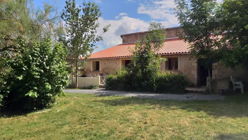 GÎTE DES POUSSES VIEILLES (Birds/Pool) - Image 1