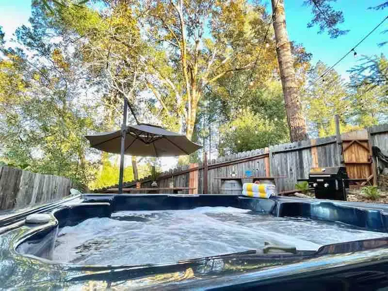 Family Favorite-Hot Tub -walk to river - Image 1