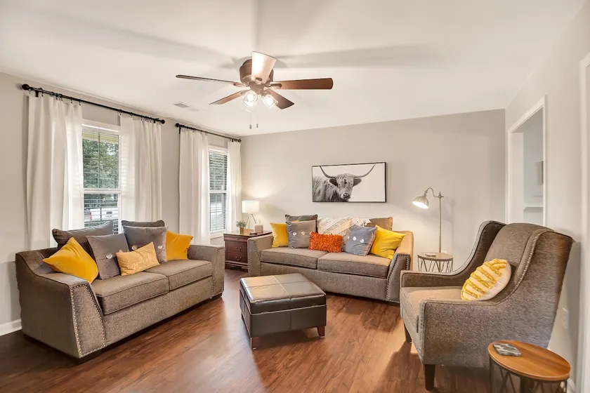 The Willow House - Perfect Family Weekend Getaway! Must see back porch! 🍑 - Image 1