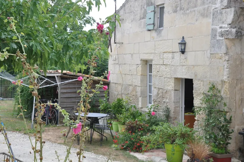 Typical air-conditioned stone house. - Image 1