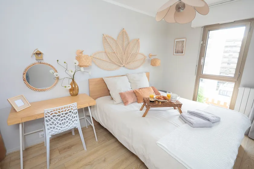 The getaway, renovated, quiet, 2 north and south balconies - Image 1