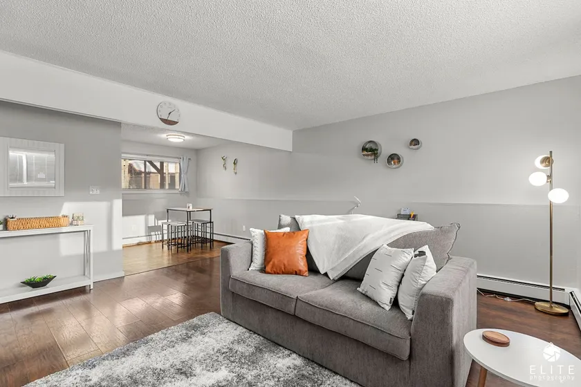 *Midnight Sun Suite*5 mins to Airport *Fast Wifi* - Image 1