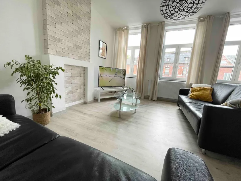 Pleasant duplex close to all amenities - Image 1