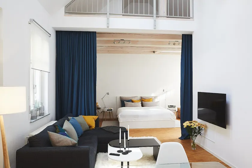 Spacious loft in quiet Teltower Altstadt - Image 1