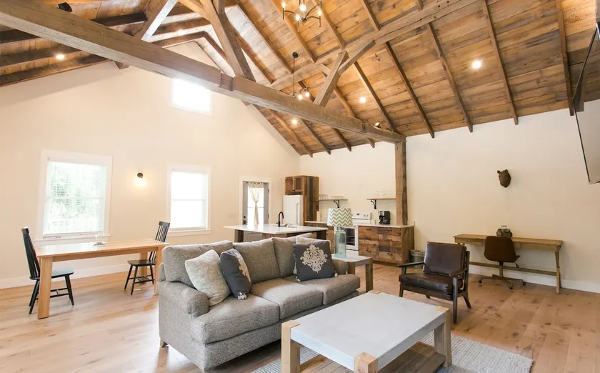 Unique Rustic Suite with Jacuzzi Tub, Kitchen, Fireplace, and Living Room - Image 1