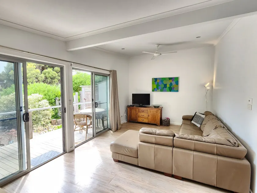 George's Apartments - Apartment 1 - Image 1