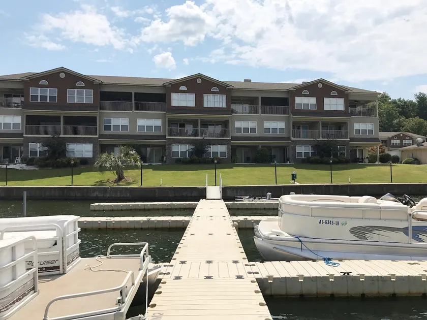 Lake Martin Get-A-Way ! Sleeps 6 - Image 1
