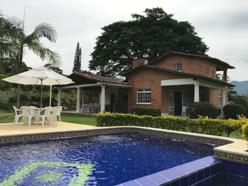 Beautiful Barbosa estate near Medellín. Full WIFI - Image 1
