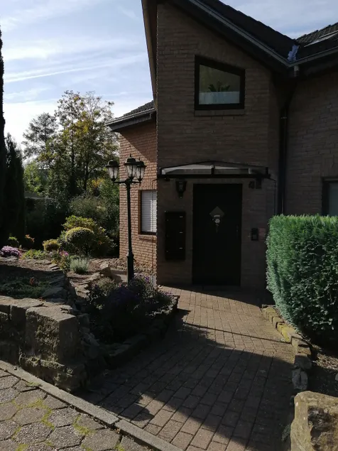 Beautiful basement apartment with a terrace - Image 1