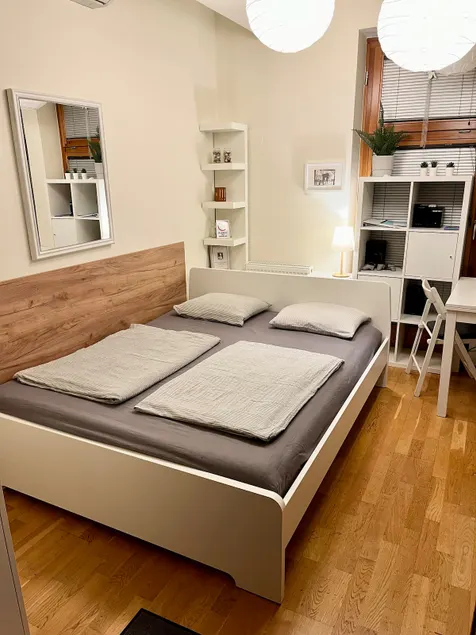 Mini Studio - Image 1