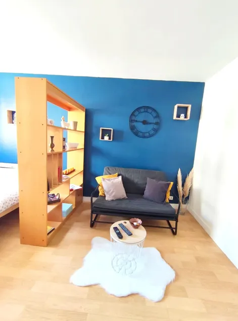Beautiful studio near Chartres train station - Image 1