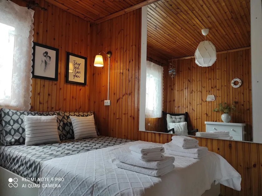 DemiNik Summer House - Image 1