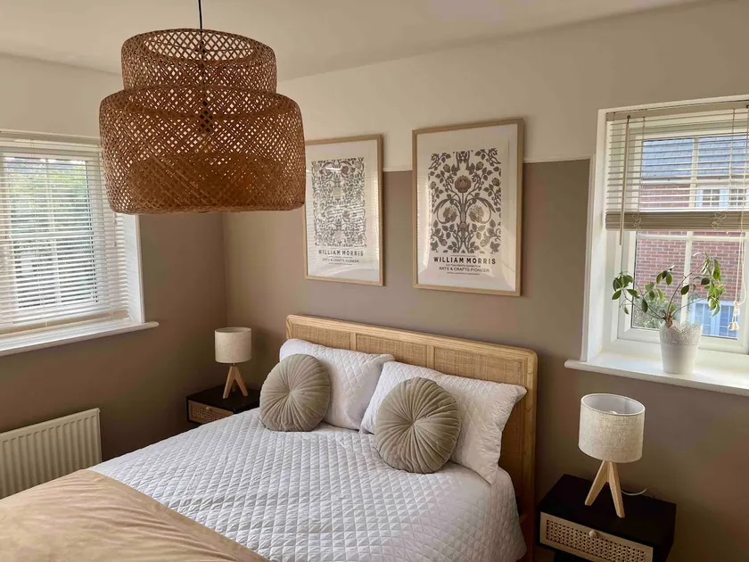 Charming 2 bedroom house - Image 1