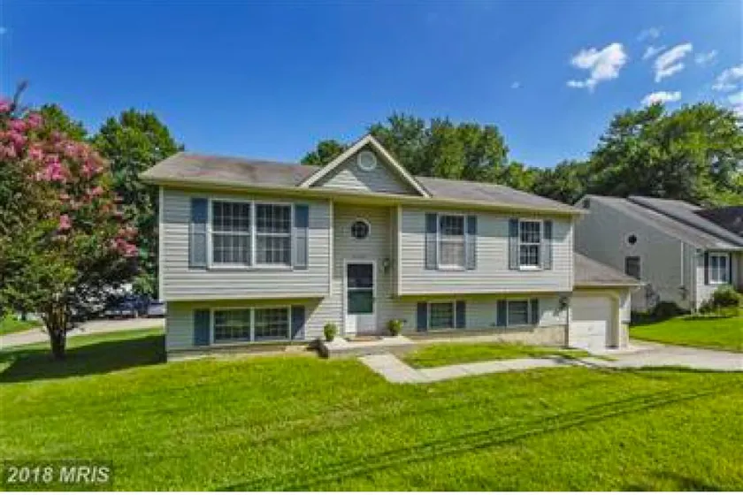 3 Bedrooms House, clean High ceiling, Sanitized! - Image 1