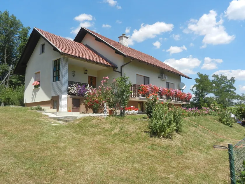 Pure relaxation in nature - house with infrared sauna - Image 1