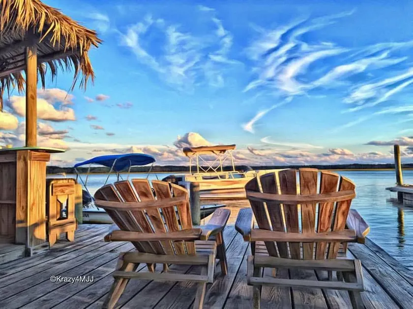 1BR Waterfront cottage with a view of the wild Chincoteague ponies! - Image 1