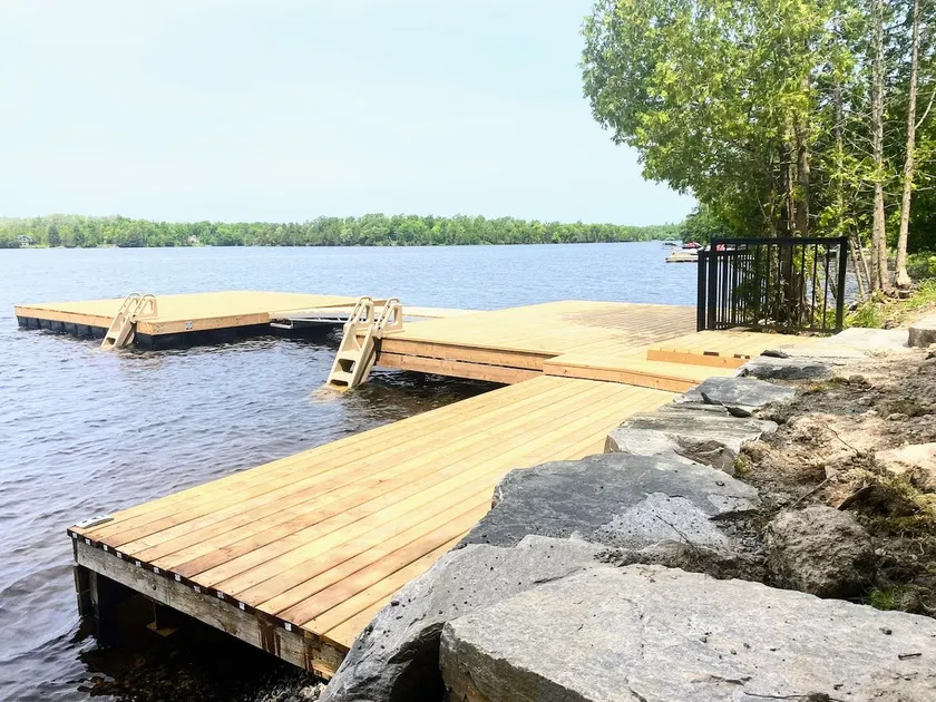 Feathery Pines Cottage w/ Hot Tub and Sunset Views - Image 1