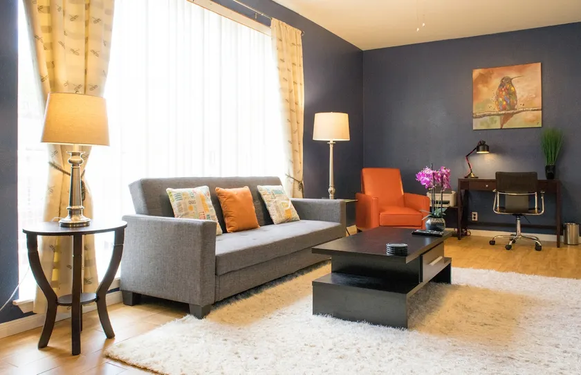 Modern Montrose Condo - Image 1