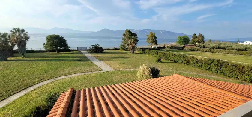 Beachfront Villa Tranquility - Image 1