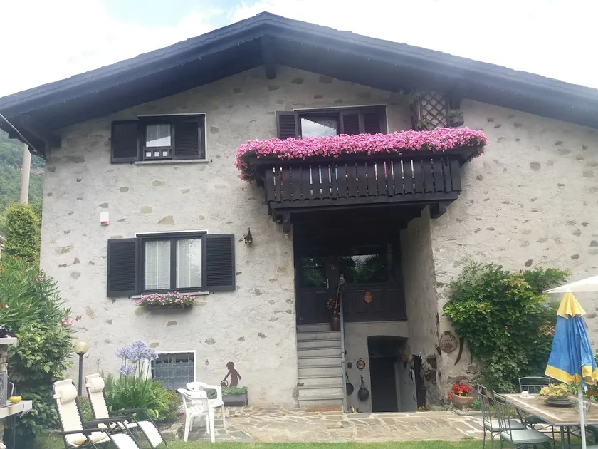 Color House - Image 1