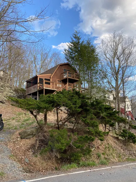 Saw Creek Cabin - Regent Hilltop - Image 1