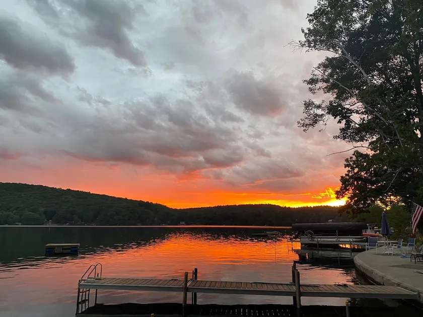 Sage advice, be lakeside! - Image 1