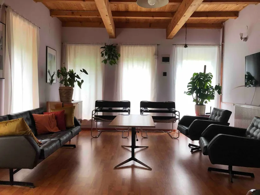 Walnut Guesthouse Igal - Image 1