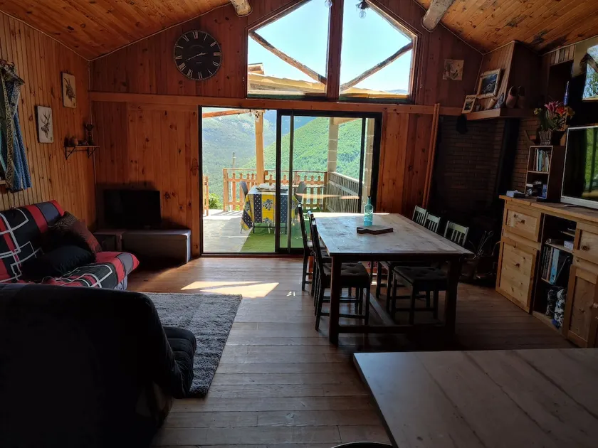 Pyrenees mountain gîte - Image 1