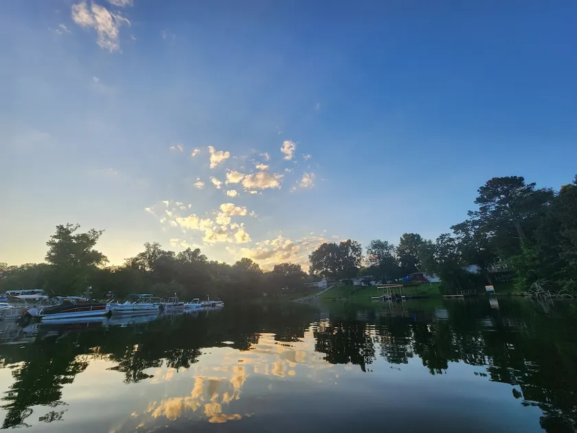 Couples lake house retreat. - Image 1