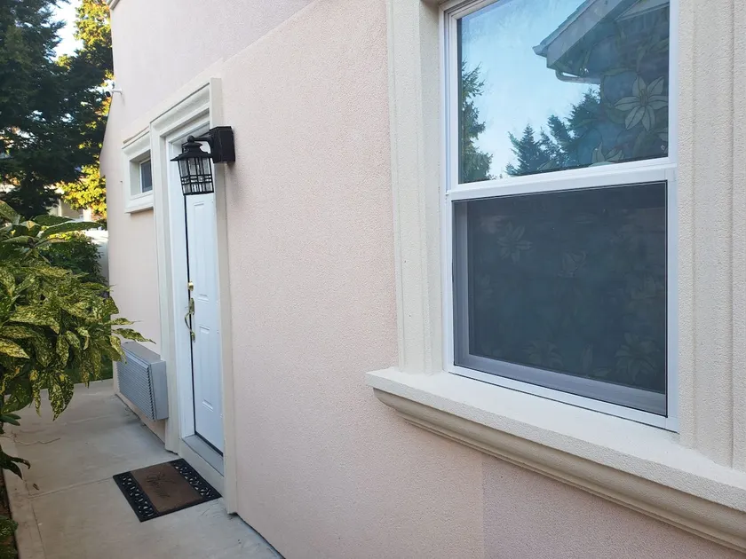 New! Accessory 1-bedroom Apt. With 2 queen beds. - Image 1