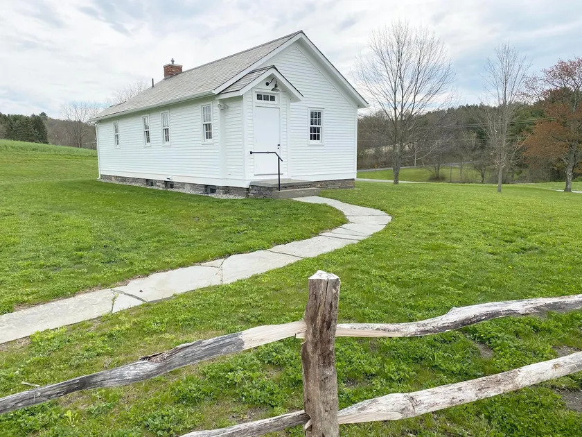 Buskirk School House - Image 1