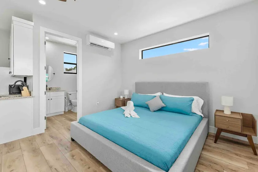Coastal Guest Suite Near Downtown - Image 1
