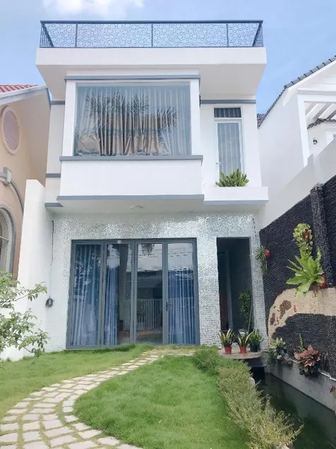 Entire villa, fully furnished, clean, safe. - Image 1