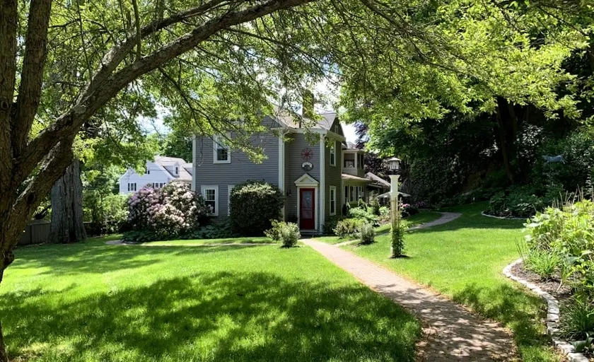 Beverly Farms Apartment “Homeport” - Image 1