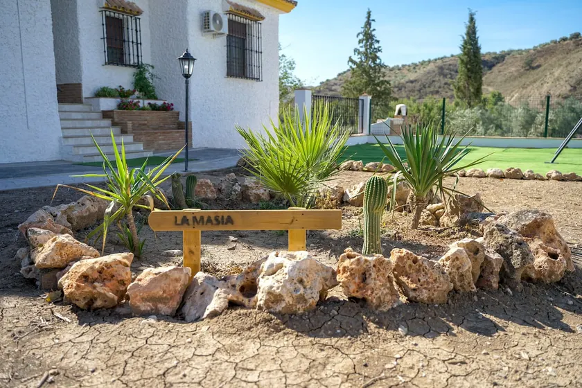 La Masía rural house next to the river - Image 1