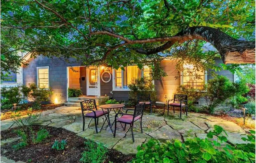 THE NEST-CHARMING HOME 1 BLK TO DOWNTOWN MCKINNEY! - Image 1