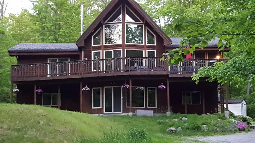 OakRidge Retreat-HOT TUB 100s of acres WIFI - Image 1