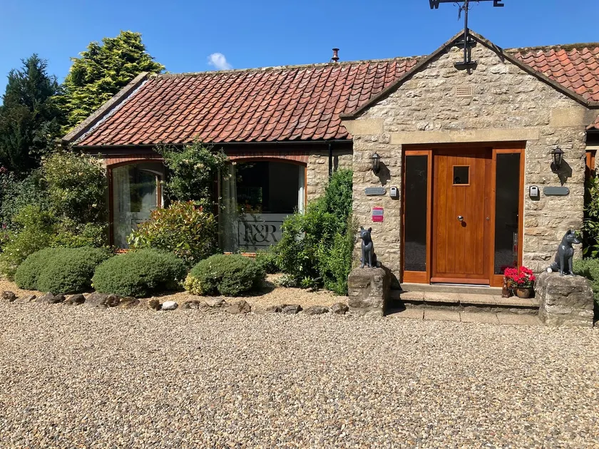 Sleepy Fox Cottage FreeWiFi,parking ,dog friendly - Image 1