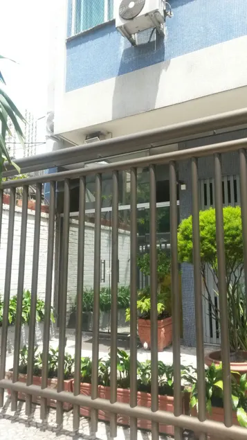 ap in the charming Laranjeiras neighborhood - Image 1