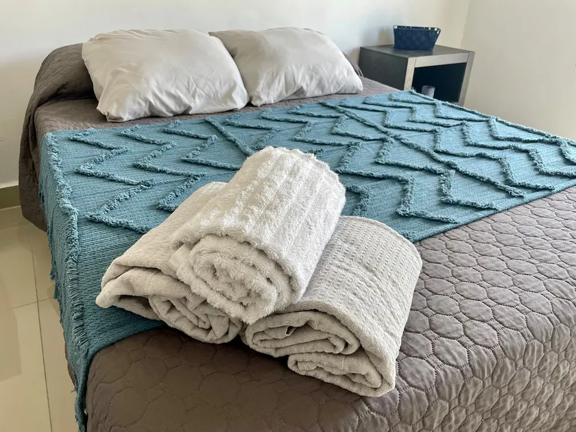 Spacious and comfortable house near the airport. - Image 1
