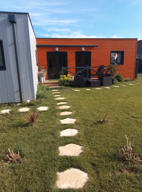 House with garden - private parking - 5 minutes to the river - Image 1