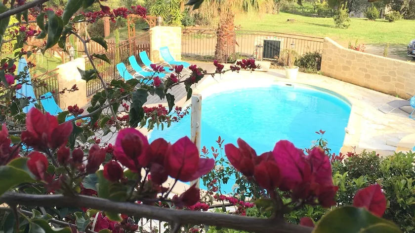 Marinu accommodation, pool, garden, 400 m from the sea - Image 1