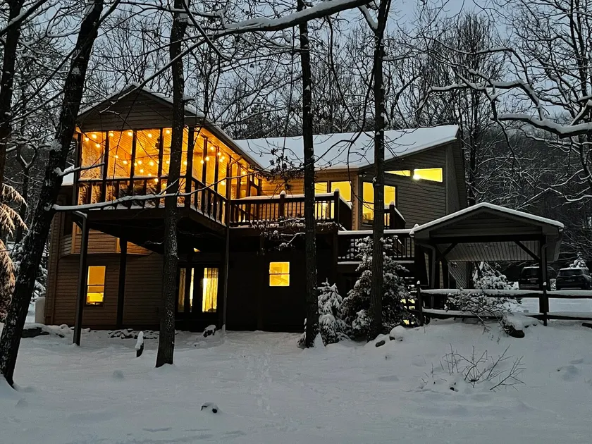 Game Room~Grill~Walk to Most Amenities - Image 1