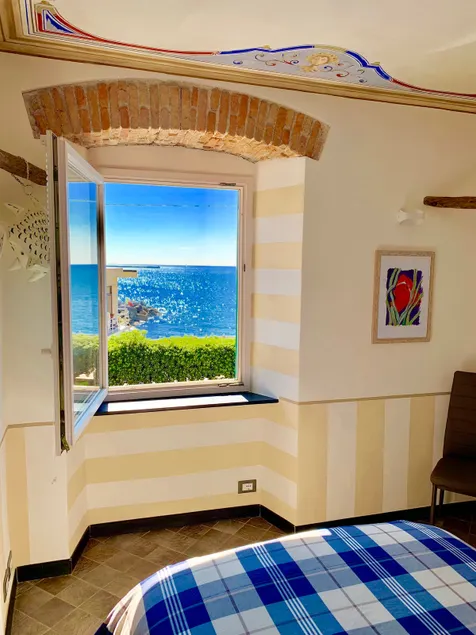 The sea in a room CIN IT 010025C27Q4ORAyA - Image 1