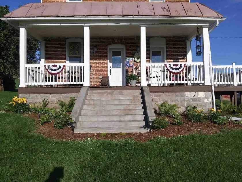 Farm House Beauty - Image 1
