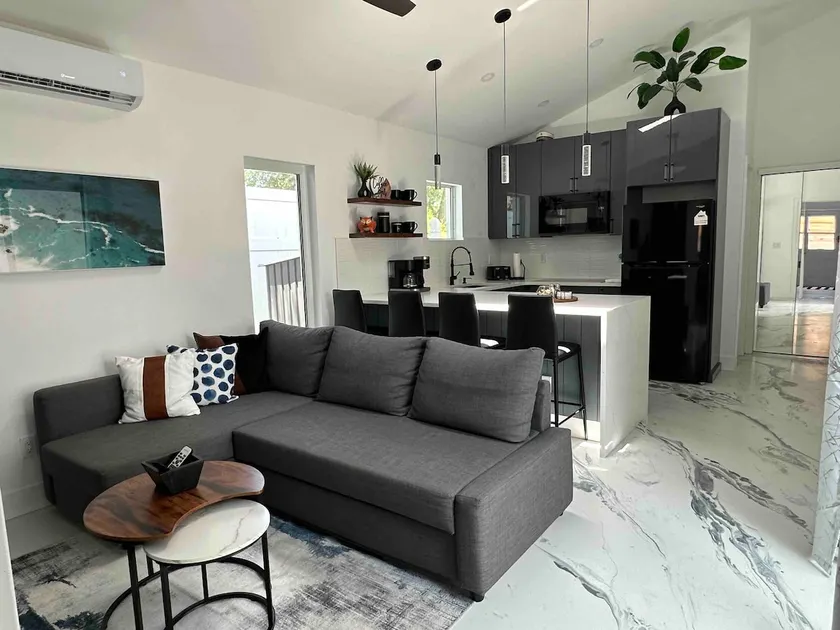 Private house with loft - Image 1